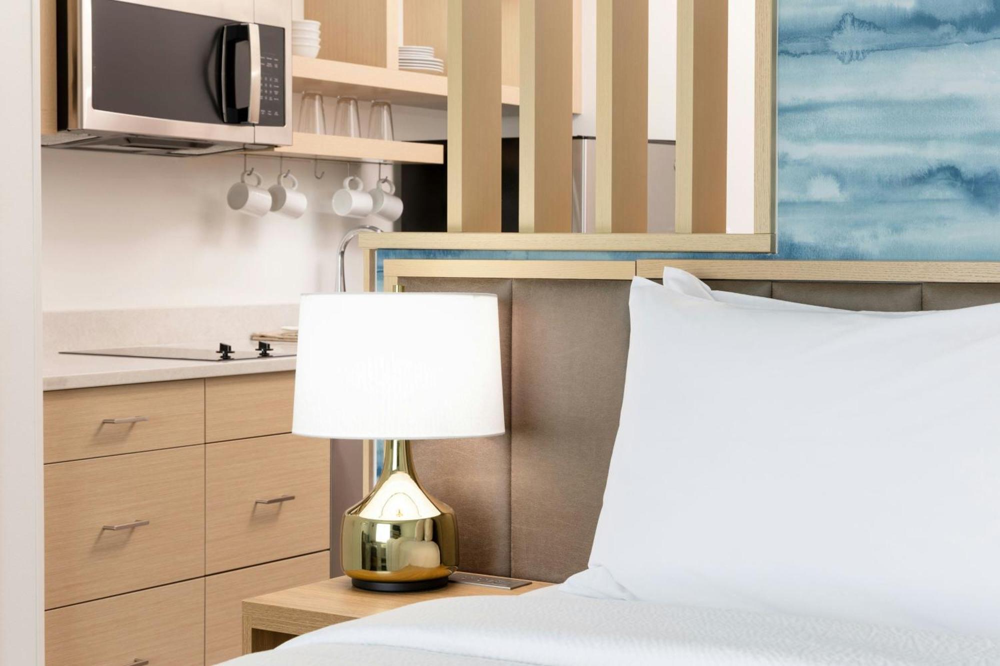 Towneplace Suites By Marriott Монровия Екстериор снимка