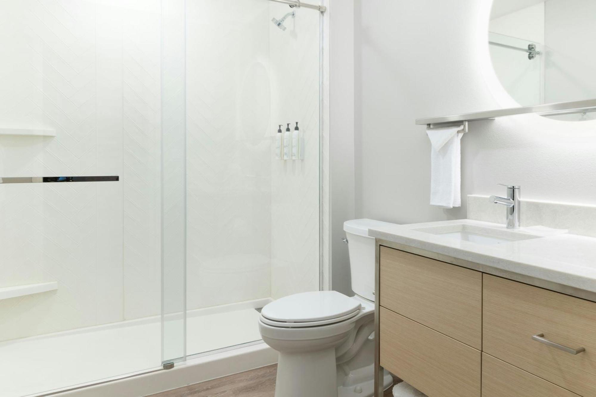 Towneplace Suites By Marriott Монровия Екстериор снимка