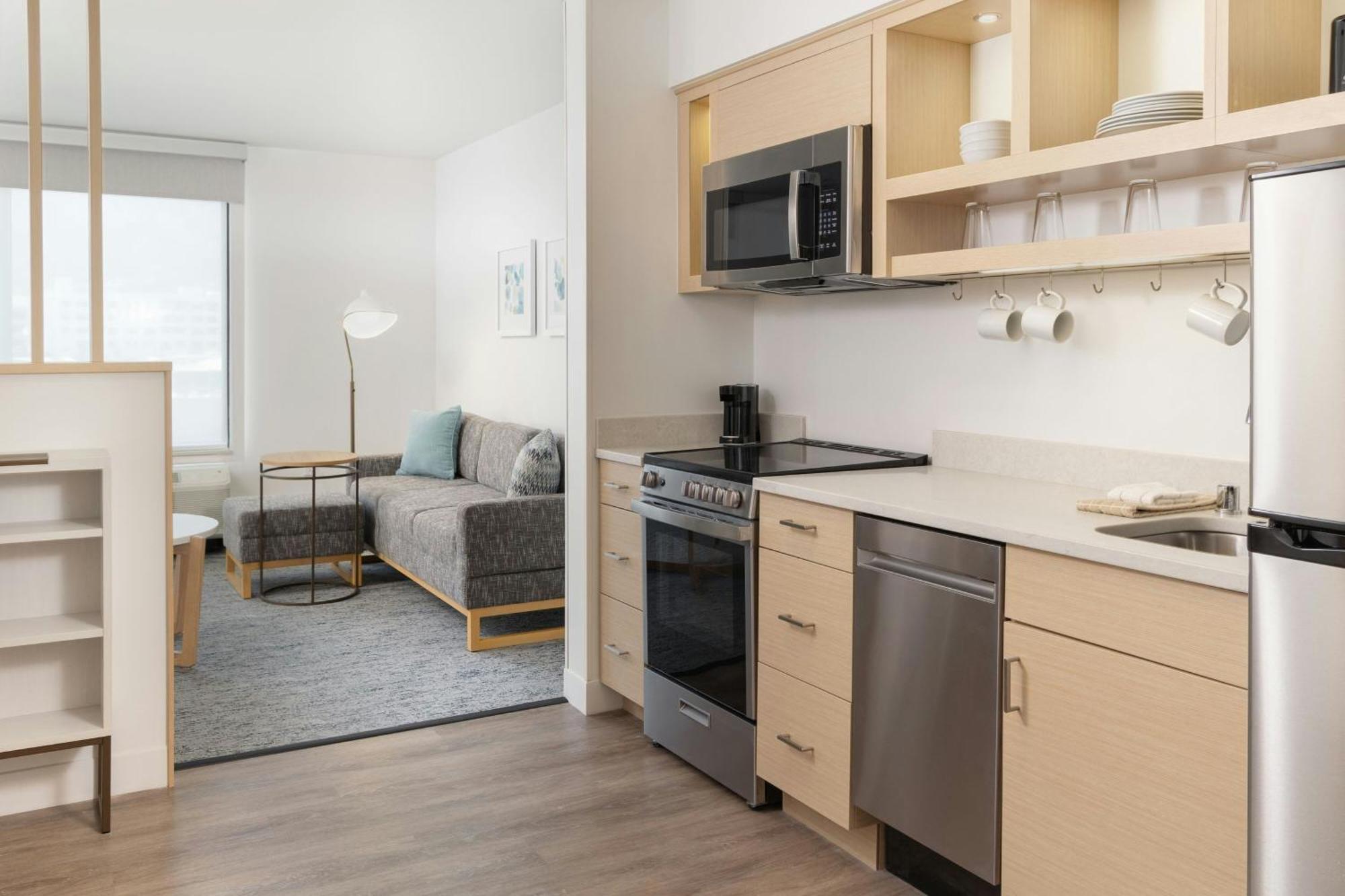 Towneplace Suites By Marriott Монровия Екстериор снимка